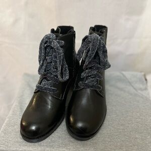 🆕. New Joseph Seibel Black Ankle Boots with Gray Laces Winter size 37